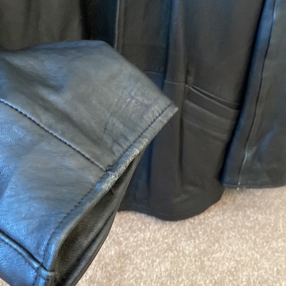 Vintage black Leather jacket - Picture 4 of 15